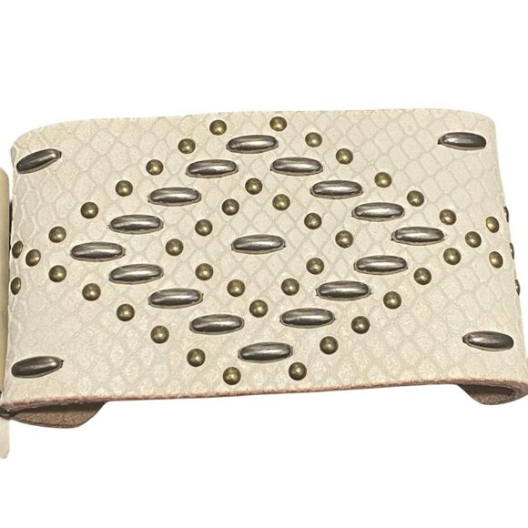 NEW Idyllwind by Miranda Lambert Caprice Ivory White Leather Studded Cuff NWT - Picture 5 of 6